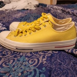 Converse size 9.5 Mens color Yellow